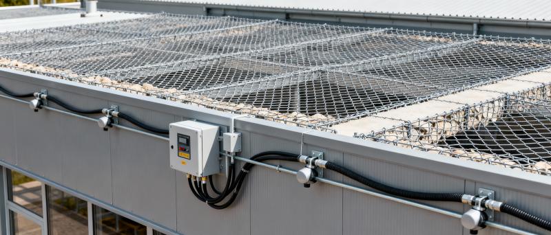 Монтаж пассивной инженерной защиты от БПЛА в Москве с применением габионной сетки 